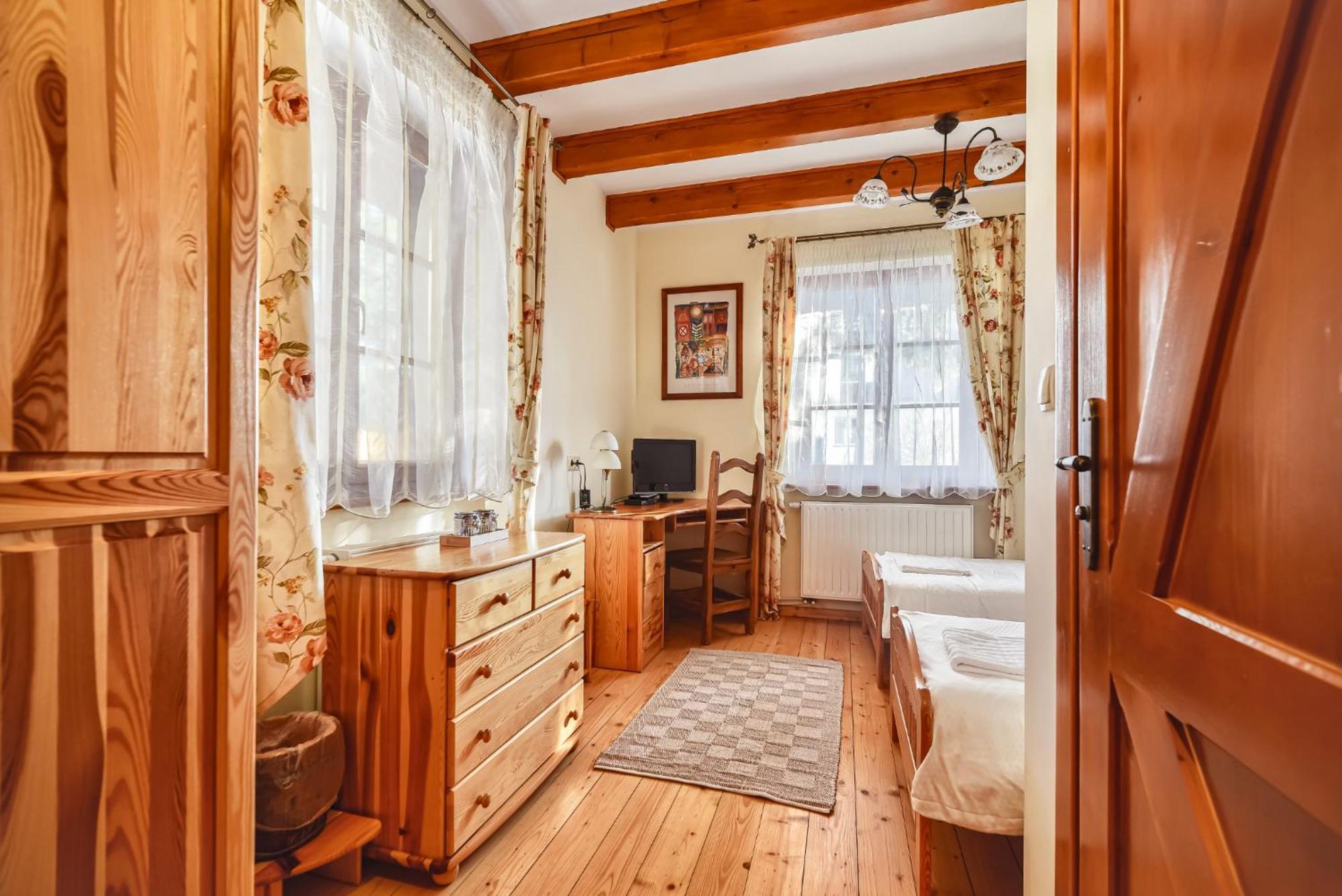 Twin Room Private Bathroom